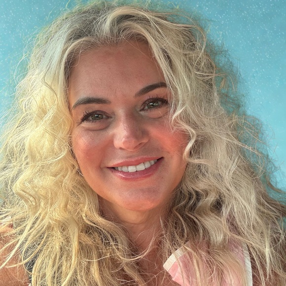 Meet your Posher, Kacy - Picture 1 of 1